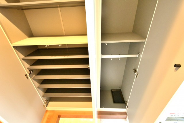 ライオンズマンション弦巻　シューズボックス