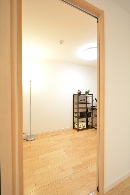 目白ハイツ　4.0帖のサービスルームのドア801