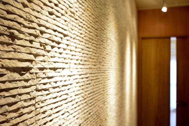 日興パレス南麻布第　玄関石貼り