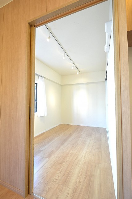 日興パレス南麻布第　ベッドルームドア