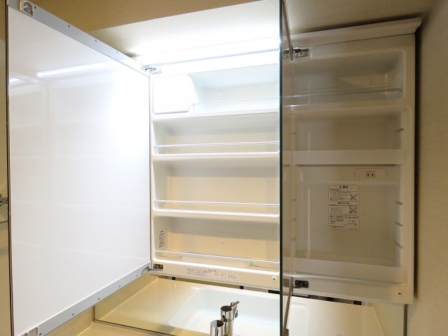 ソフトタウン晴海　洗面化粧台