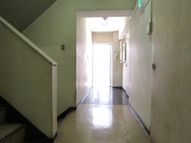 赤坂南部坂ハイツ　共用廊下