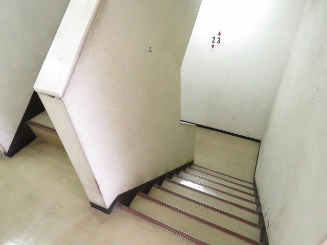 赤坂南部坂ハイツ　共用階段