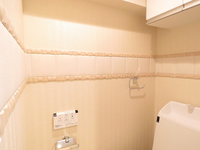 桔梗ハイツ一番町　トイレ壁面