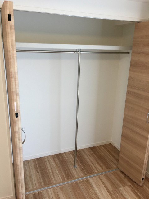 赤堤スカイマンション　洋室約6.1帖収納