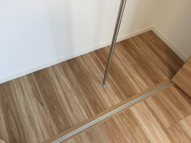 赤堤スカイマンション　洋室約6.1帖収納