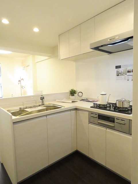 第23宮庭マンション　Ｌ字型キッチン