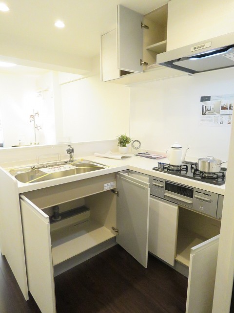第23宮庭マンション　Ｌ字型キッチン