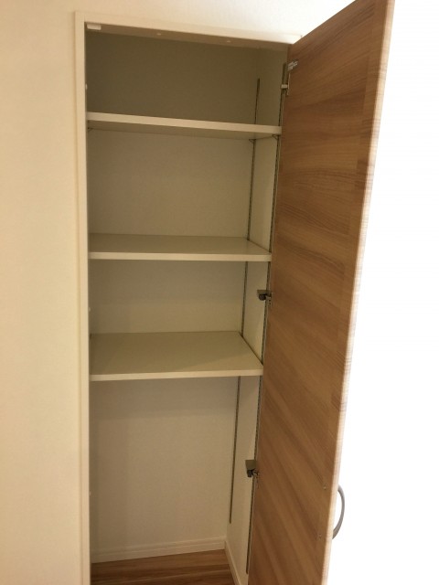 赤堤スカイマンション　リビング収納