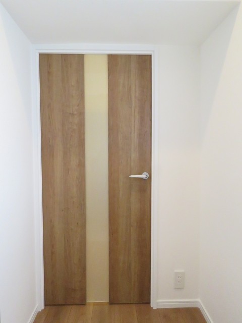 ハイネス大久保　ダイニングキッチン扉