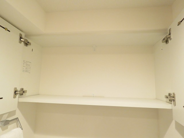 目白ハイツ　トイレ吊戸棚