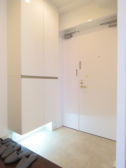 菱和パレス若松町　玄関ホール