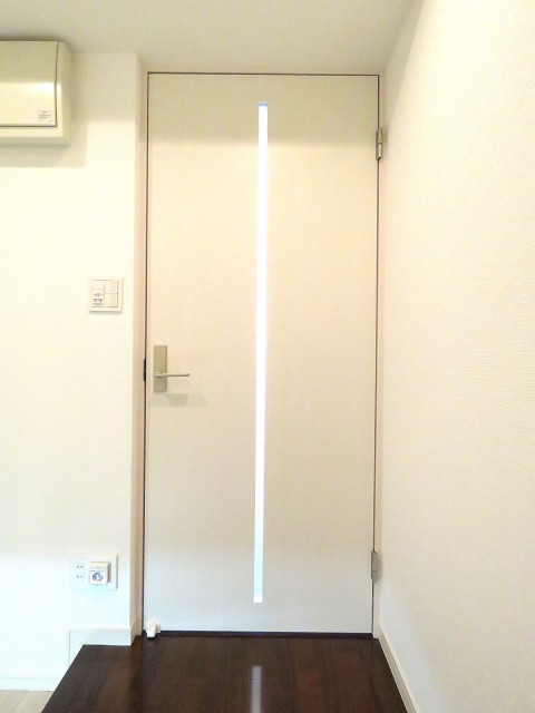 菱和パレス若松町　LDK扉