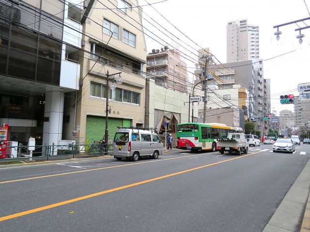 菱和パレス若松町　前面道路