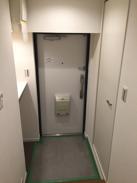 弦巻ハイツ　玄関