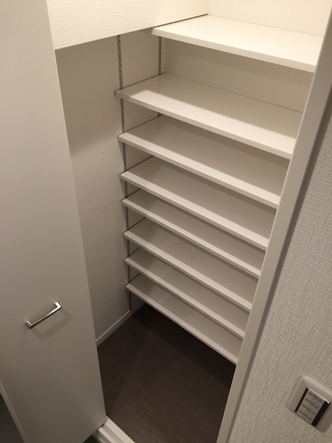 弦巻ハイツ　シューズインクローゼット