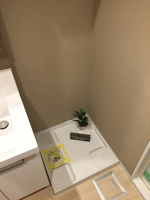 弦巻ハイツ　洗濯機置場