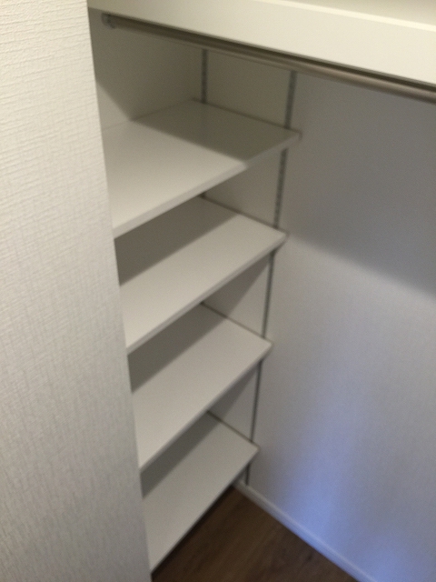 弦巻ハイツ　洋室約6.3帖収納