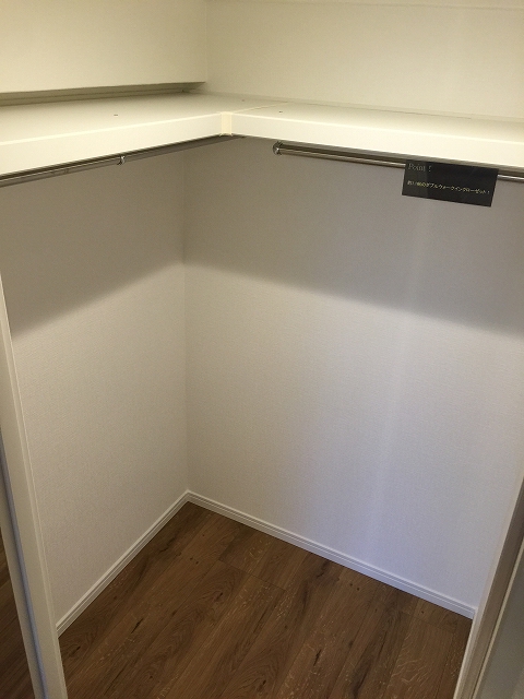 弦巻ハイツ　洋室約6.1帖収納