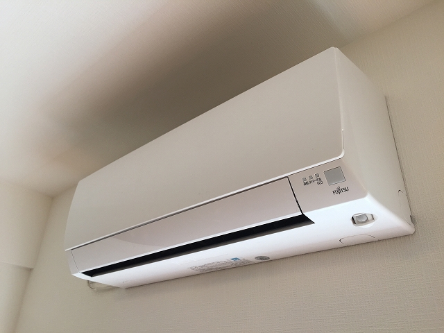 キャッスル荻窪　リビングダイニングキッチンエアコン
