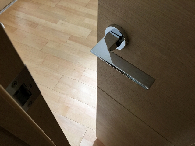 ダイアパレス目黒本町　ダイニングキッチンへ