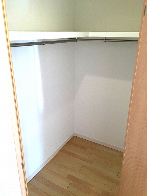 東中野ハイツ　洋室約6.3帖収納