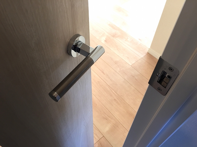 ライオンズマンション小石川植物園　ダイニングキッチンへ