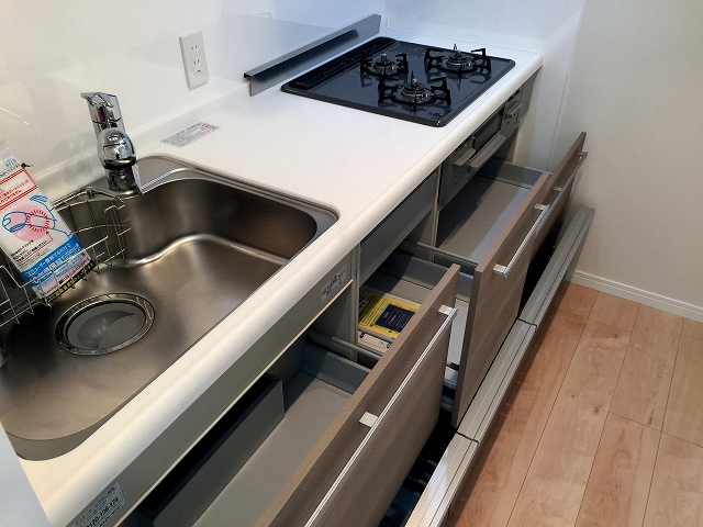 ライオンズマンション小石川植物園　キッチン収納