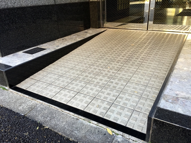 ライオンズマンション小石川植物園　エントランス