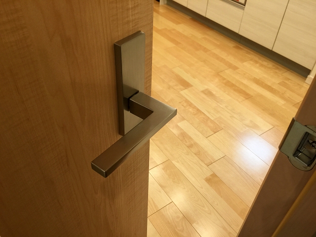 グリーンキャピタル神楽坂　ダイニングキッチンへ