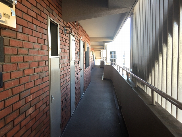 ライオンズマンション上北沢　外廊下