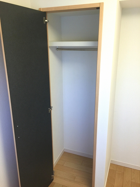 ライオンズマンション上北沢　洋室約4帖収納