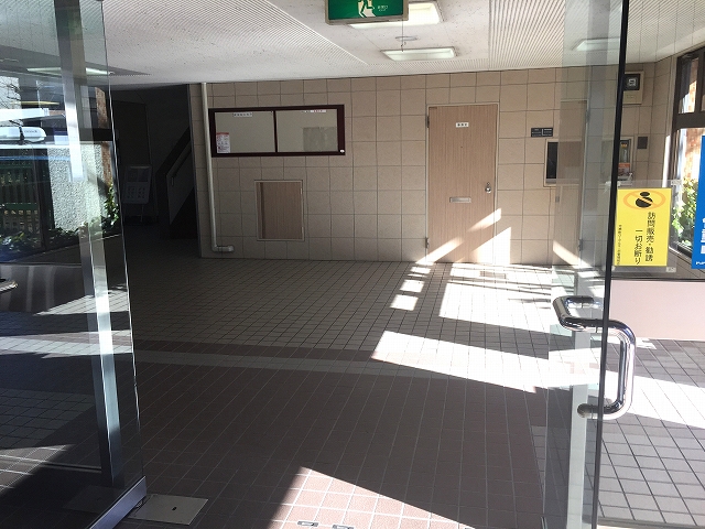 方南町ローヤルコーポ　エントランスホール