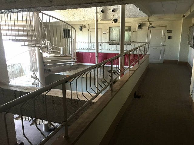 柿の木坂東豊エステート　外廊下