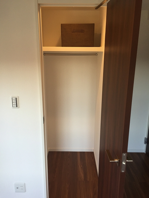 柿の木坂東豊エステート　洋室約4.5帖収納