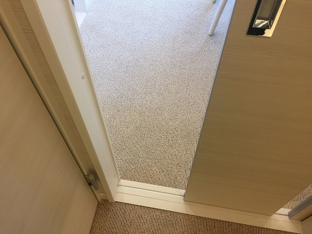 ハウス南経堂　リビングダイニングへ