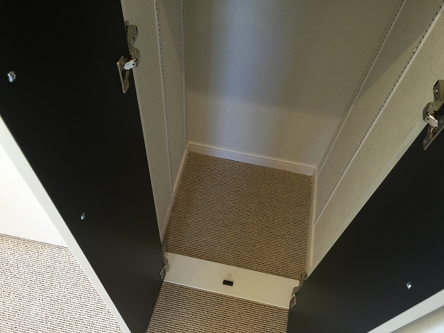 ハウス南経堂　リビングダイニング収納