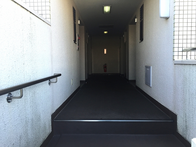 ハウス南経堂　階段