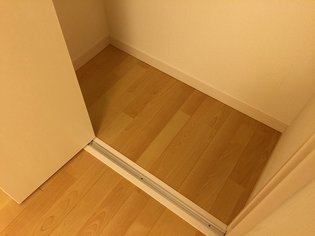 赤堤スカイマンション　洋室約4.3帖収納