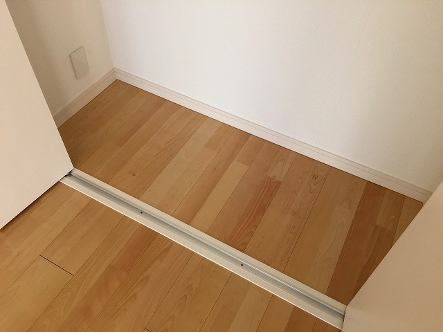 赤堤スカイマンション　洋室約6帖収納