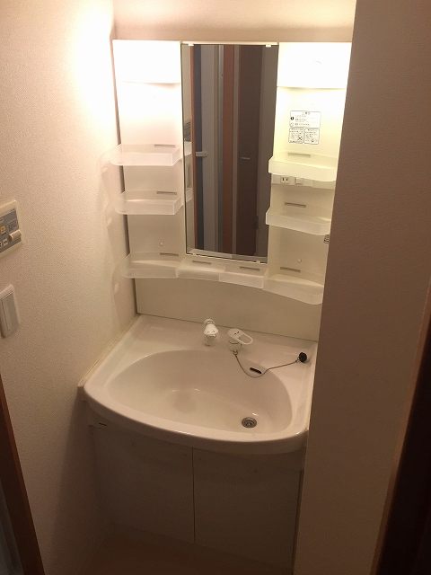 ル・リオン中野坂上　洗面台