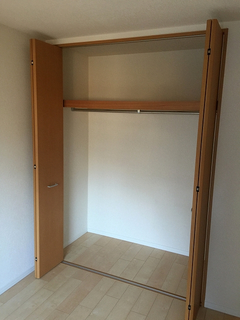 ル・リオン中野坂上　洋室約6.8帖収納