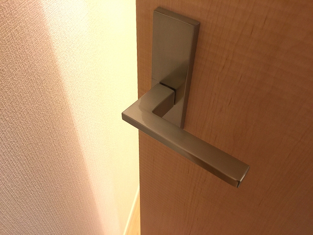 中野方南町グランドハイツ　リビングダイニングキッチンへ