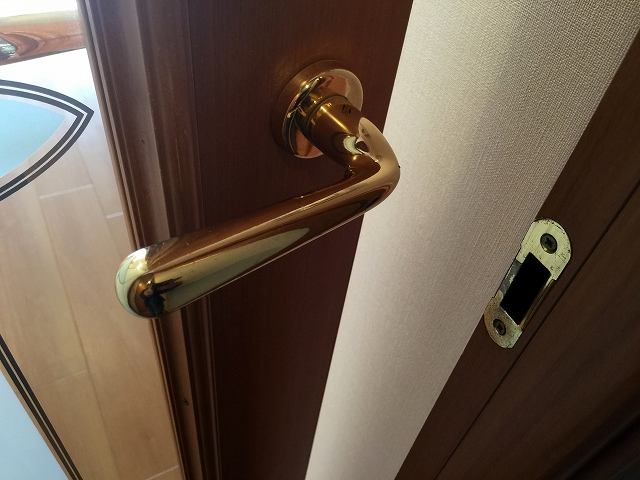 マイキャッスル高井戸　リビングダイニングへ