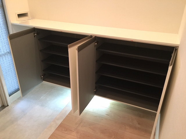 コートハウス上野毛　シューズボックス