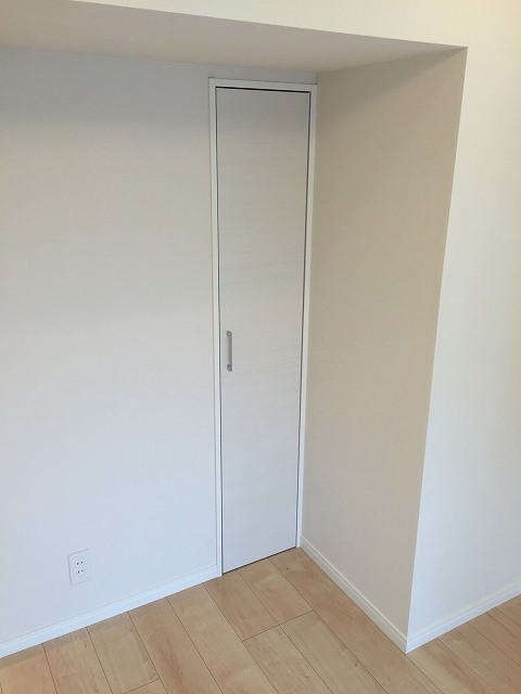 ファミール太子堂　リビングダイニングキッチン収納