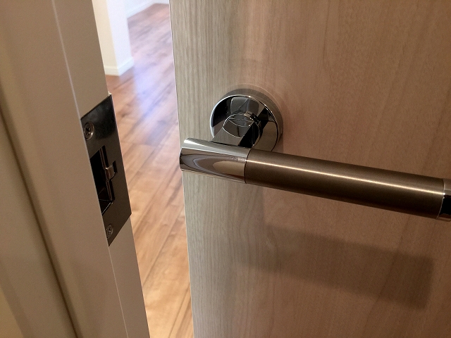 クレッセント池尻大橋　リビングダイニングキッチンへ