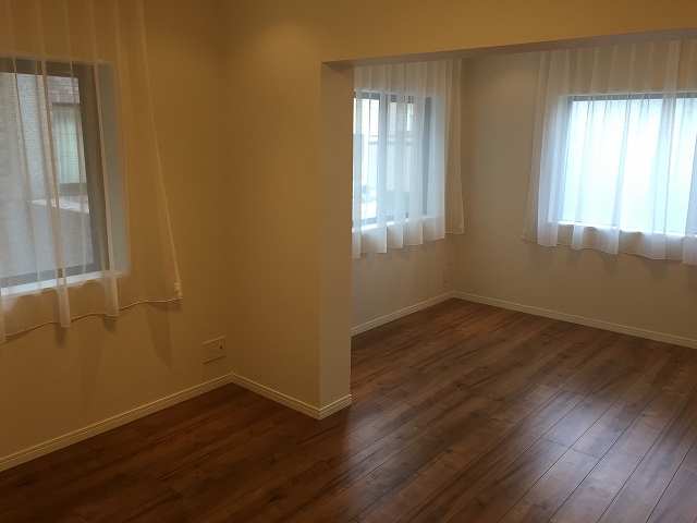 クレッセント池尻大橋　リビングダイニングキッチン