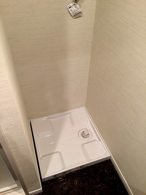 クレッセント池尻大橋　洗濯機置場