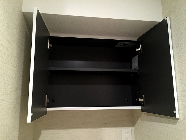 クレッセント池尻大橋　洗濯機置場収納